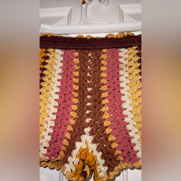 Zara Girls crocheted lined shorts, pull on shorts with elastic waist - Picture 4 of 9